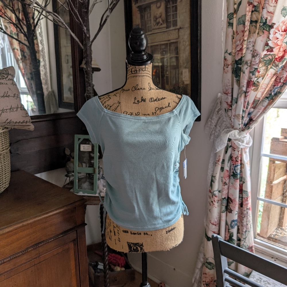 Arizona Jean Co. Blue Ribbed Top